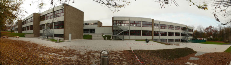 Hauptschule Schulhof Panorama 2
